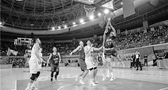 而球队坚持, 于双凯也表, 不懈的努力