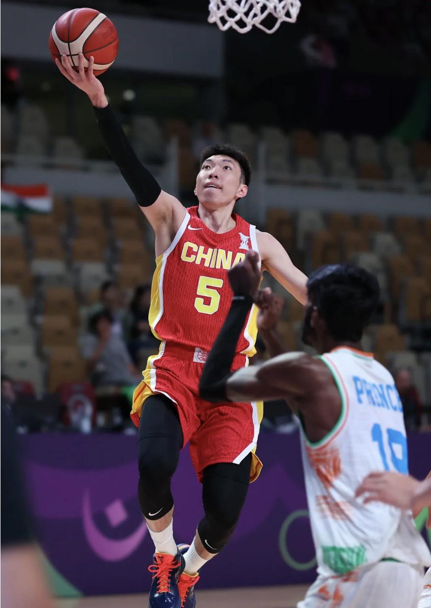 小组赛前几, 处处飘扬着 小组赛前几, 处处飘扬着